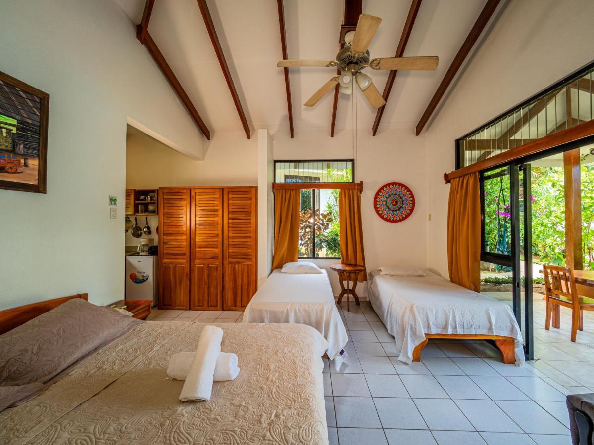 Hotel Colinas Del Sol Атенас Экстерьер фото